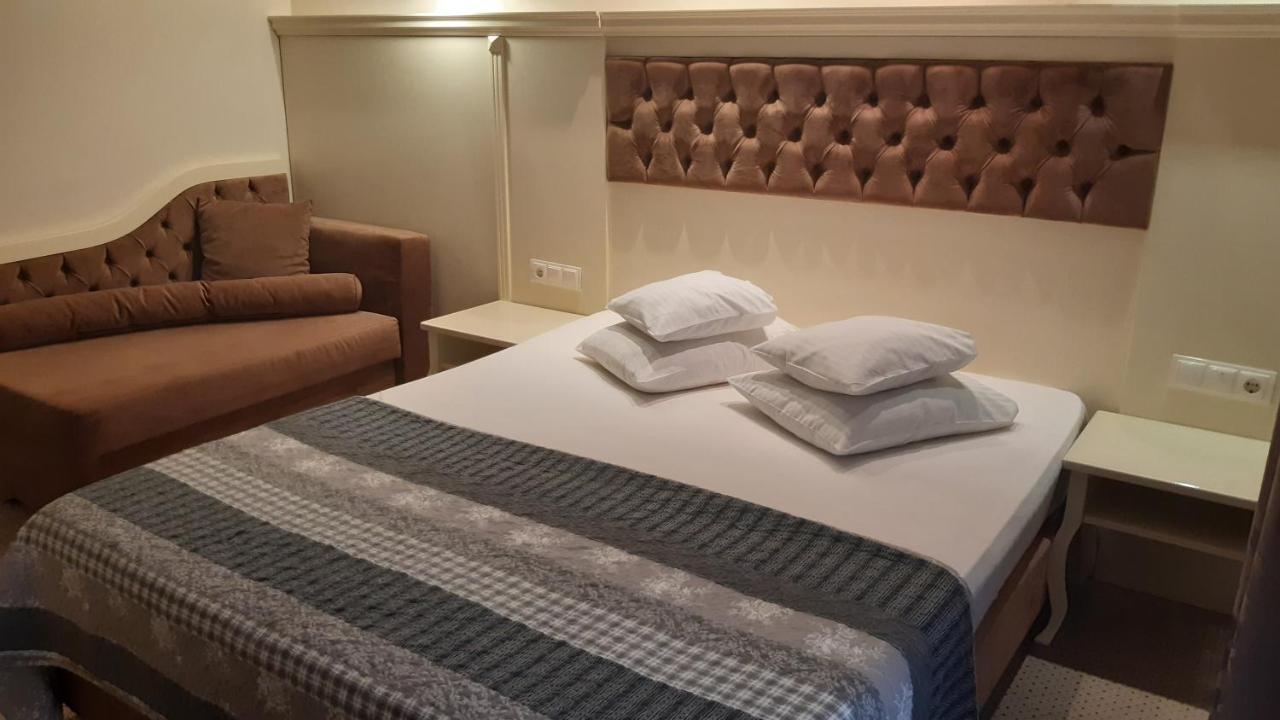 Hotel Holiday Maria Бэиле-Еркулане Экстерьер фото