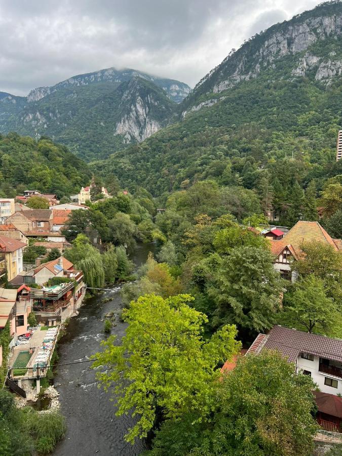 Hotel Holiday Maria Бэиле-Еркулане Экстерьер фото