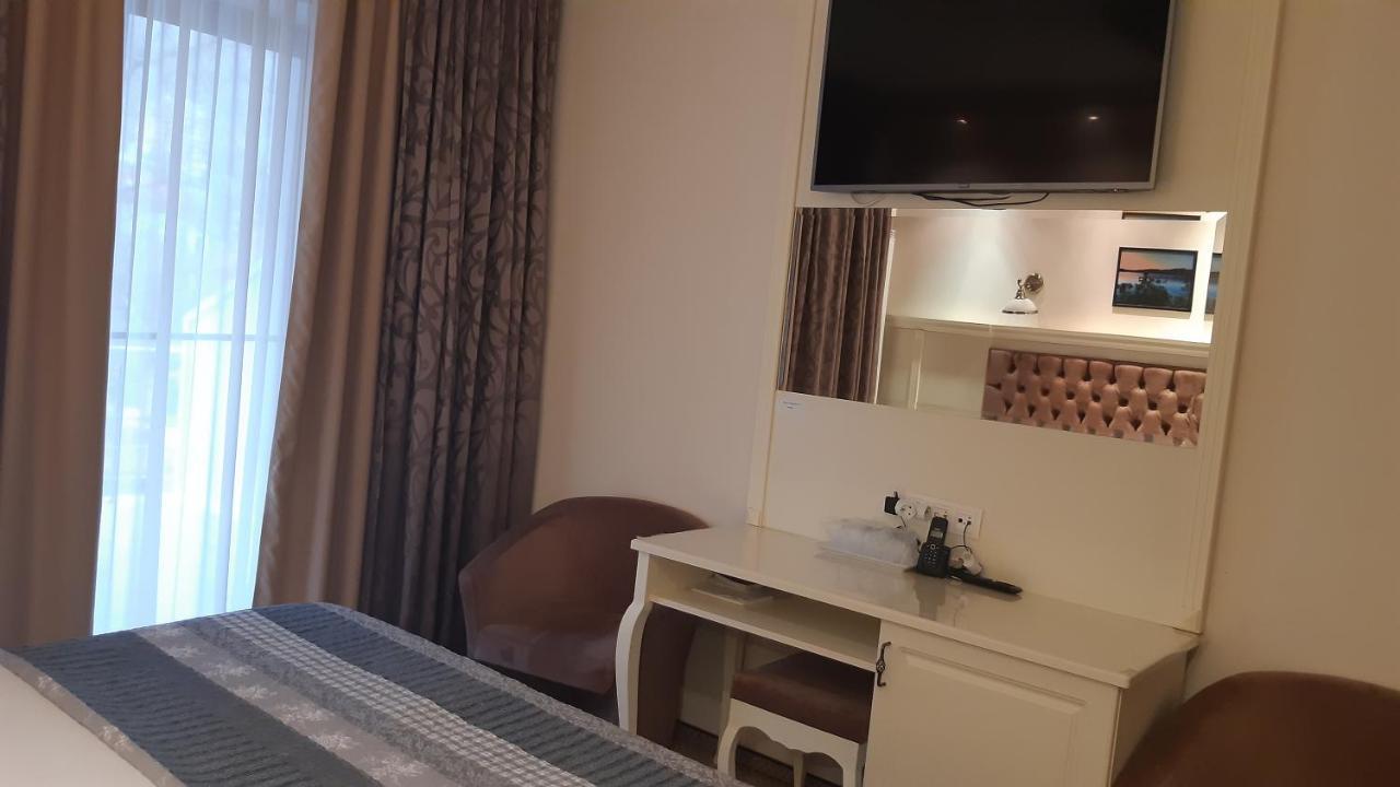 Hotel Holiday Maria Бэиле-Еркулане Экстерьер фото