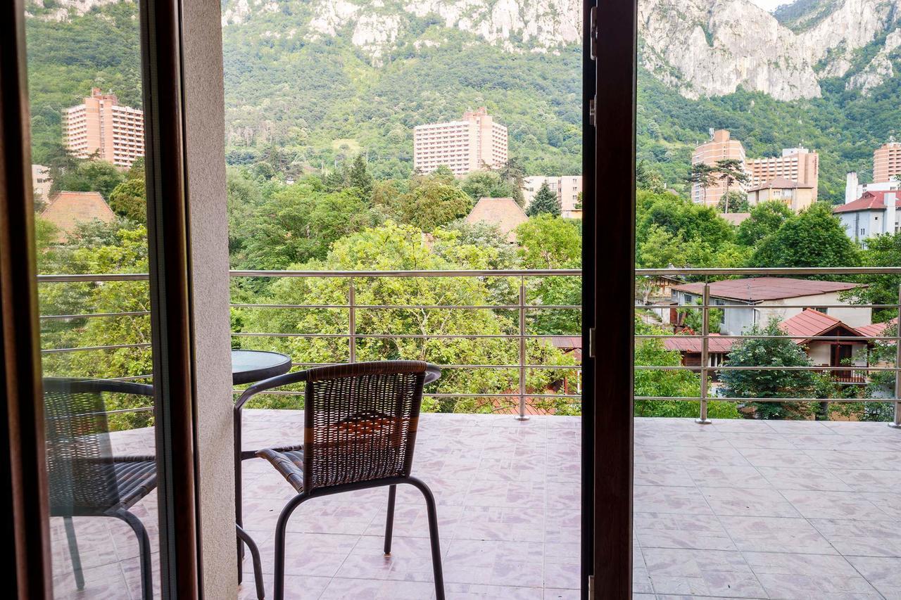 Hotel Holiday Maria Бэиле-Еркулане Экстерьер фото