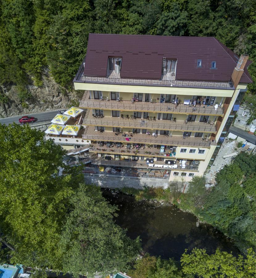 Hotel Holiday Maria Бэиле-Еркулане Экстерьер фото