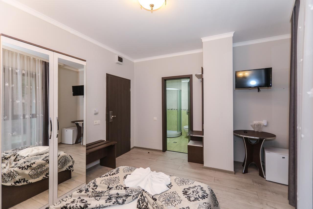 Hotel Holiday Maria Бэиле-Еркулане Экстерьер фото