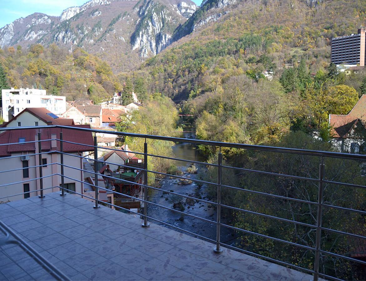 Hotel Holiday Maria Бэиле-Еркулане Экстерьер фото