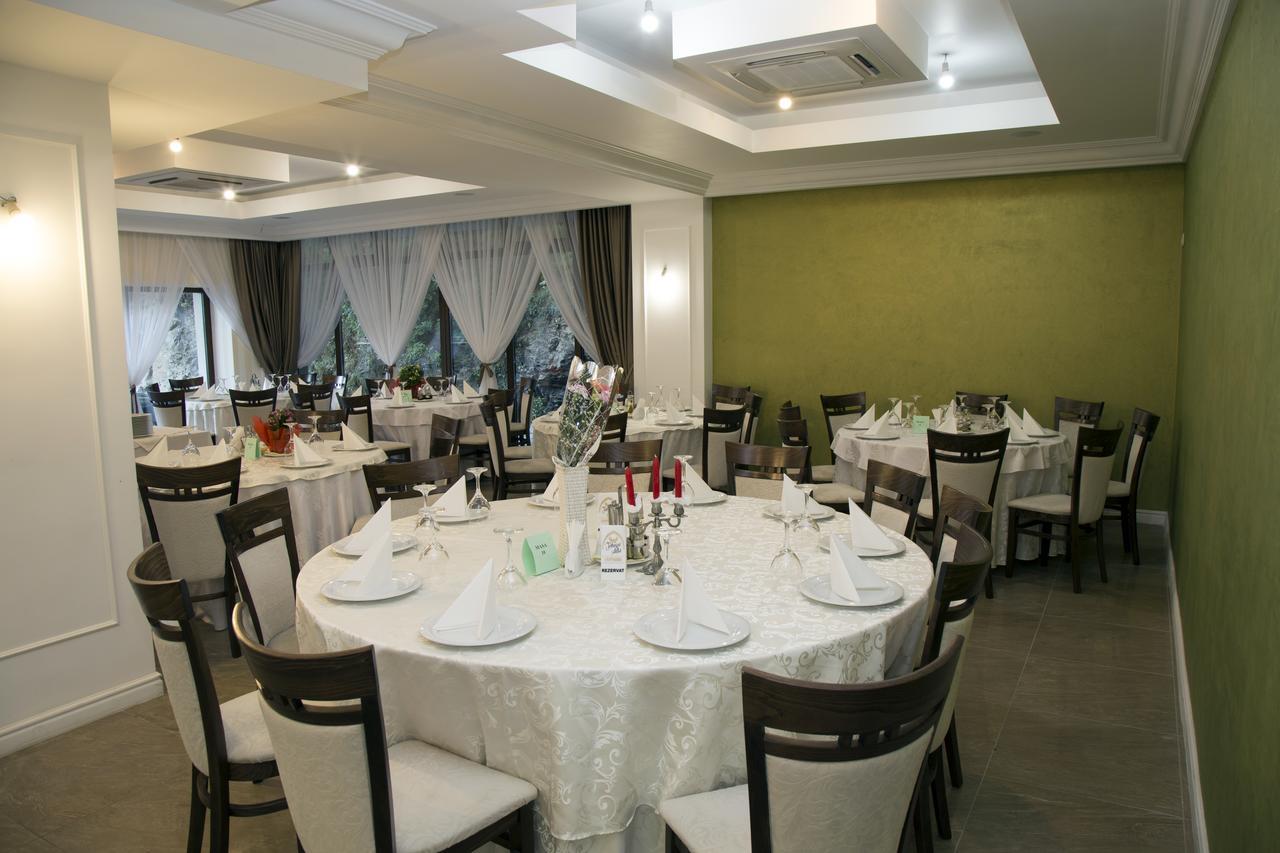 Hotel Holiday Maria Бэиле-Еркулане Экстерьер фото