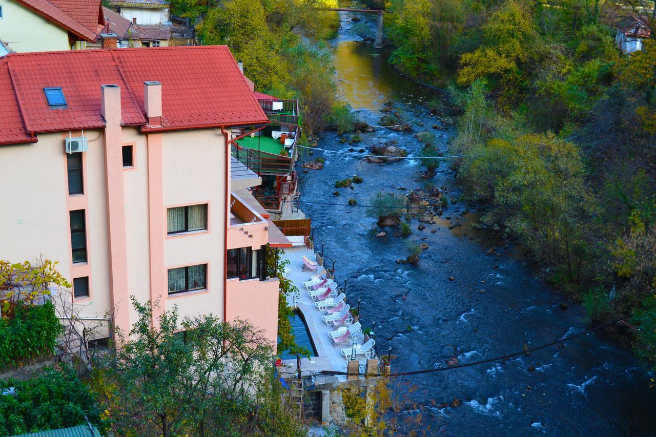 Hotel Holiday Maria Бэиле-Еркулане Экстерьер фото