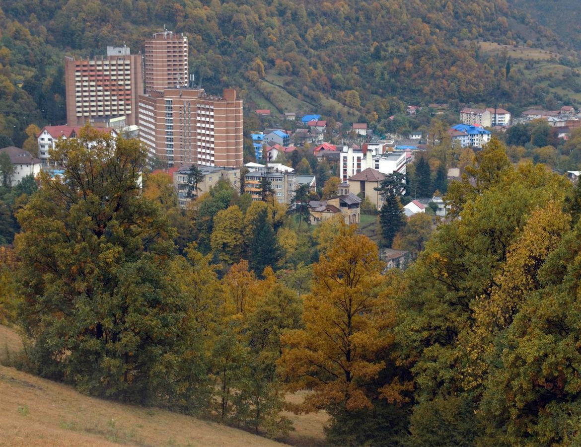 Hotel Holiday Maria Бэиле-Еркулане Экстерьер фото