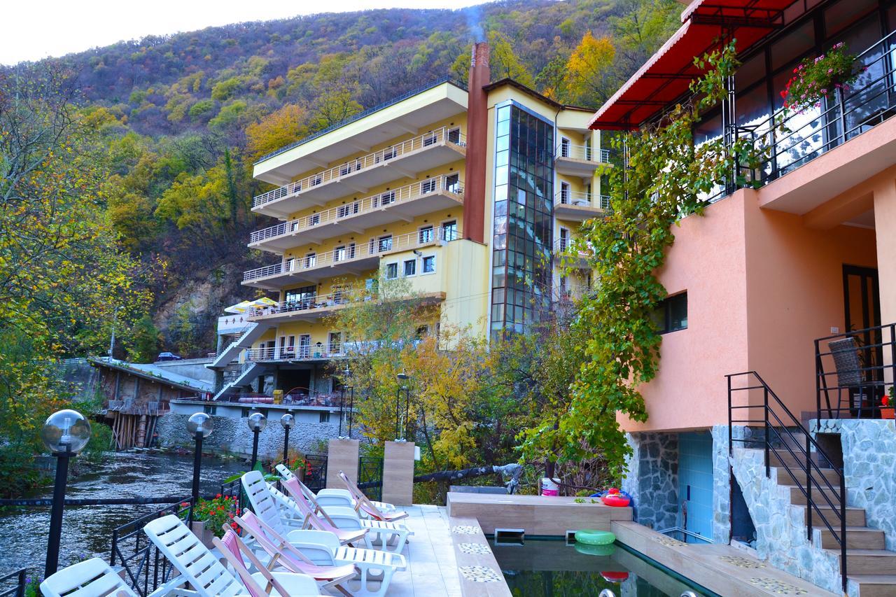 Hotel Holiday Maria Бэиле-Еркулане Экстерьер фото
