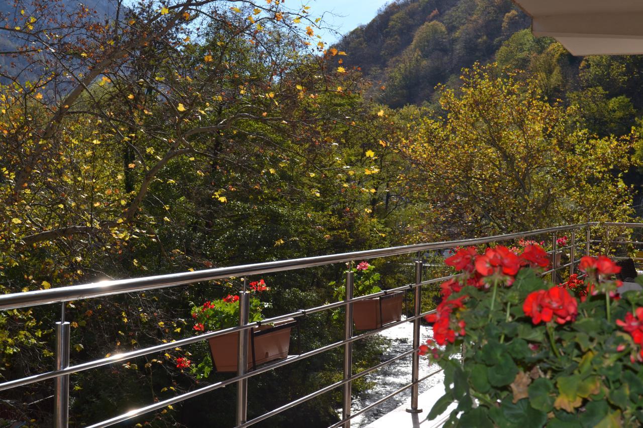 Hotel Holiday Maria Бэиле-Еркулане Экстерьер фото