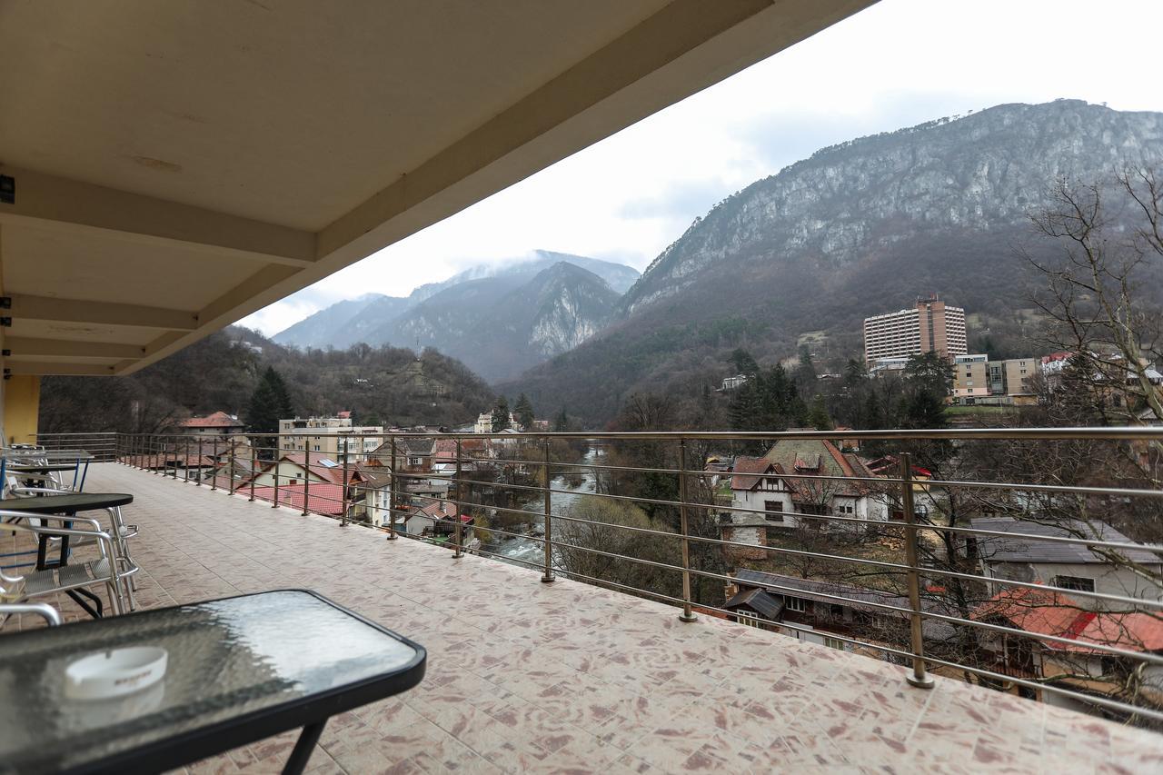 Hotel Holiday Maria Бэиле-Еркулане Экстерьер фото