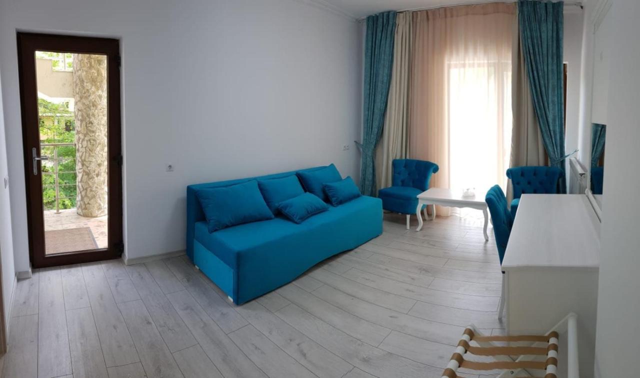 Hotel Holiday Maria Бэиле-Еркулане Экстерьер фото
