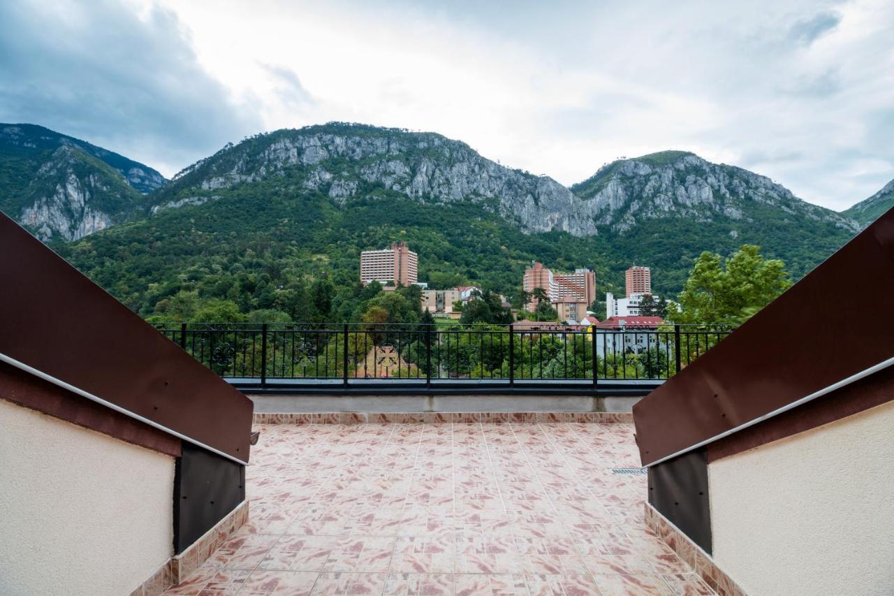 Hotel Holiday Maria Бэиле-Еркулане Экстерьер фото